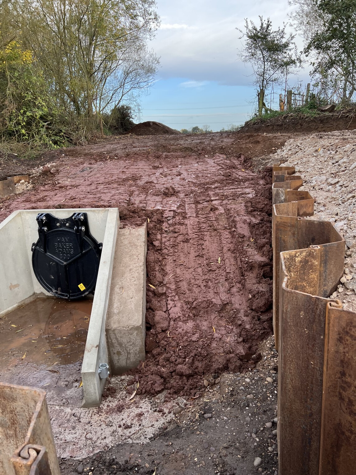 River Trent outfall with steel pile cofferdam in situ